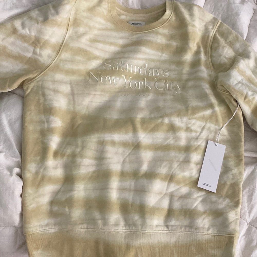 Brand new with tags Saturday’s NYC pullover in size L